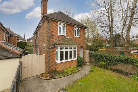 30 Cockshot Road, Reigate, RH2 7HB