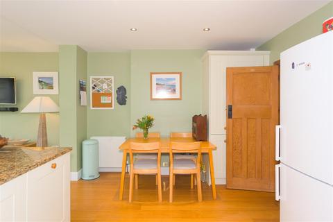 30 Cockshot Road, Reigate, RH2 7HB