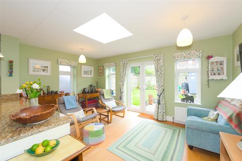 30 Cockshot Road, Reigate, RH2 7HB