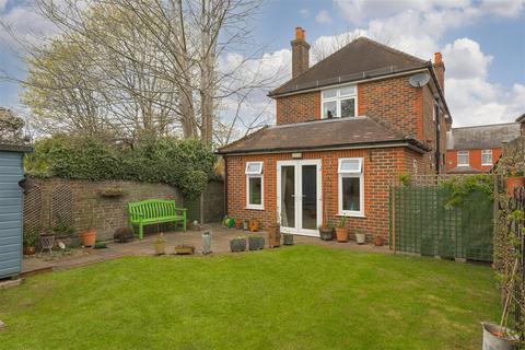 30 Cockshot Road, Reigate, RH2 7HB