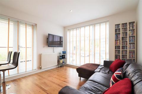 9 Sanderling Way, Greenhithe, DA9 9RQ