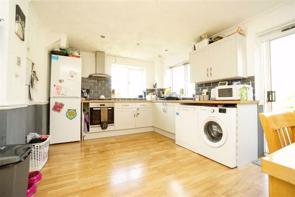 Birch Way, Hastings, East Sussex 3 bed semidetached house £300,000