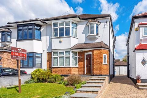 14 Laurel Way, London, N20 8HP