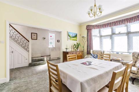 14 Laurel Way, London, N20 8HP
