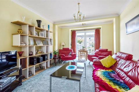 14 Laurel Way, London, N20 8HP