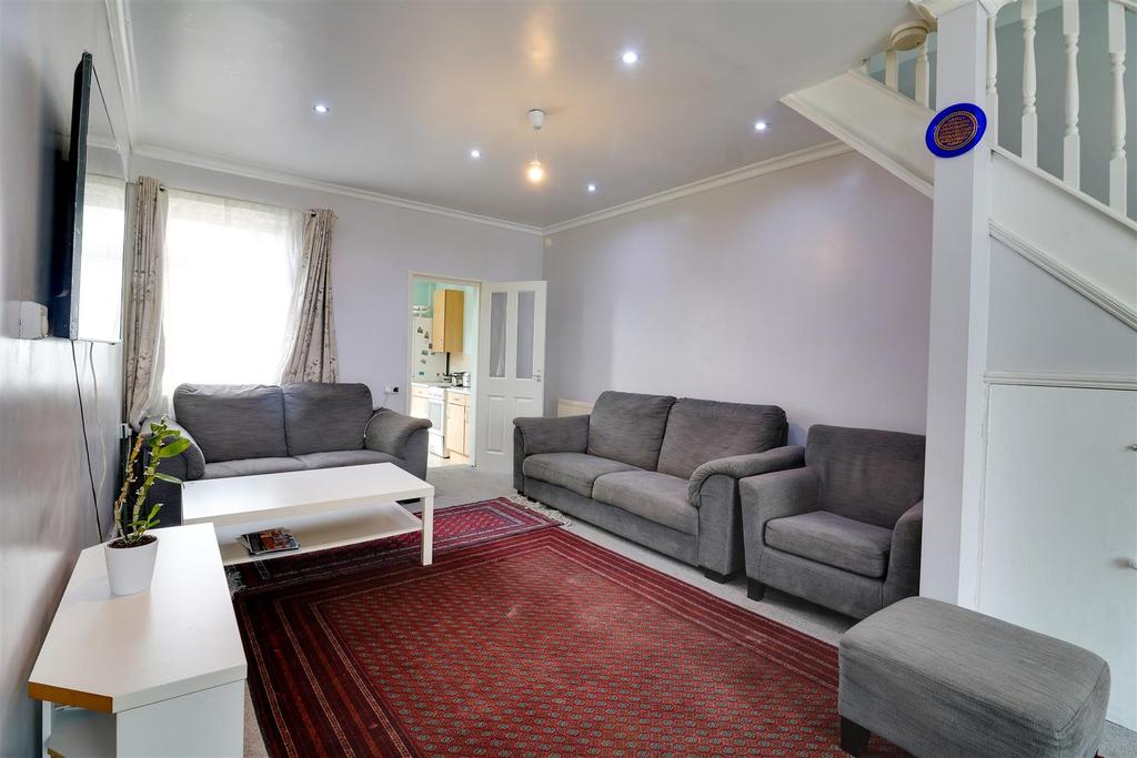 Parker Road, Grays 3 bed terraced house £300,000