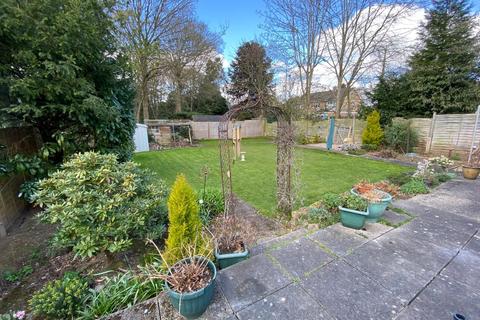 2 Chantry Close, Great Billing, Northampton, NN3 9EG