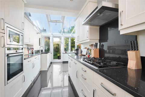 16 Rosemount Road, London, W13 0HJ
