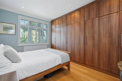 16 Rosemount Road, London, W13 0HJ