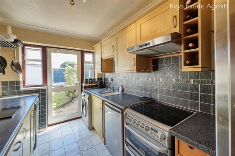 6 Avion Close, Stoke-on-trent, ST3 7QP