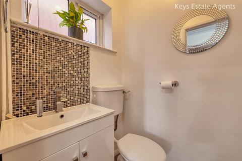6 Avion Close, Stoke-on-trent, ST3 7QP