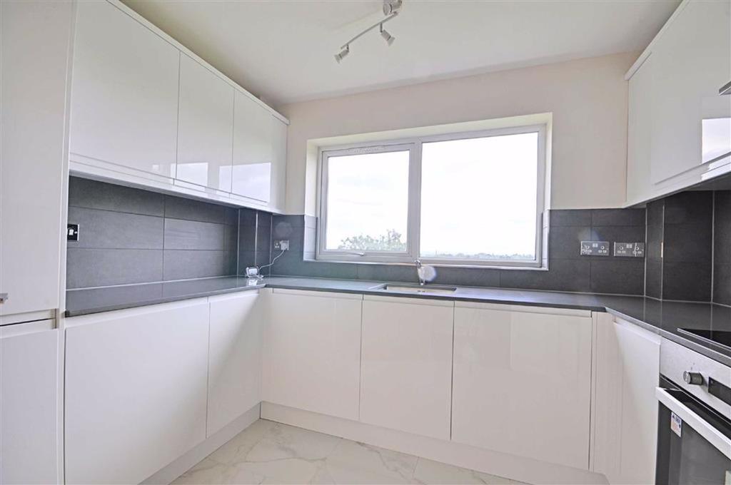 Elm Green Close, Worcester 2 bed apartment £160,000