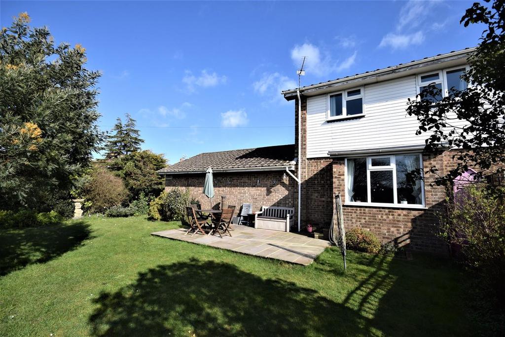 Nettlestone Green, Nettlestone, PO34 5DX 3 bed end of terrace house £