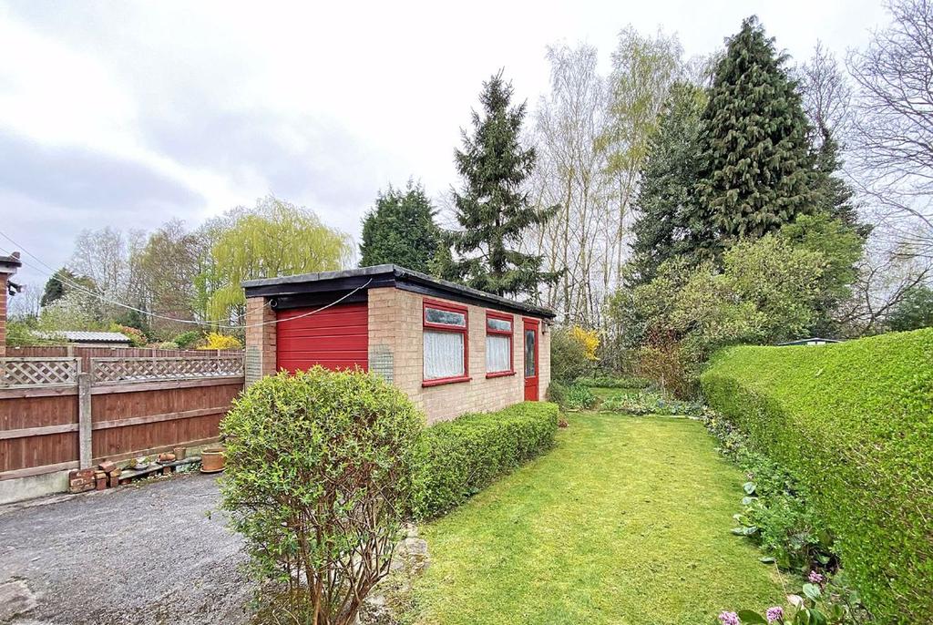 Sylvan Avenue, Timperley, Cheshire 3 bed semidetached house £325,000