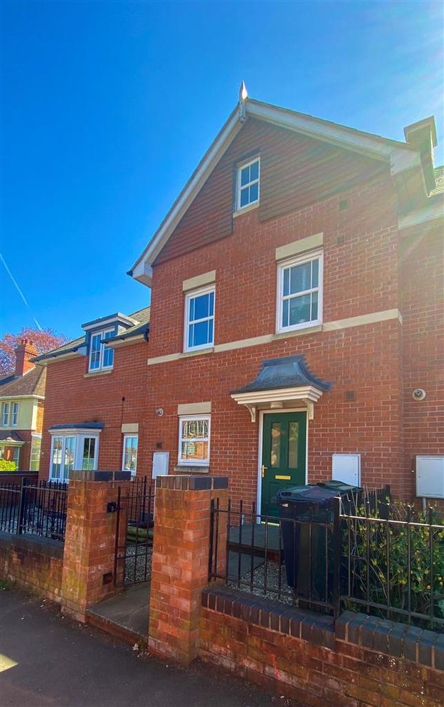 Somers Park Avenue, Malvern 4 bed townhouse £270,000