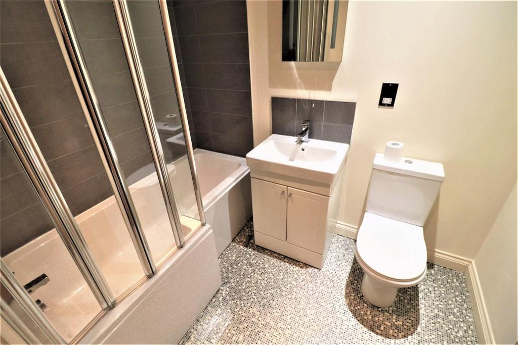 11 - Bathroom.JPG