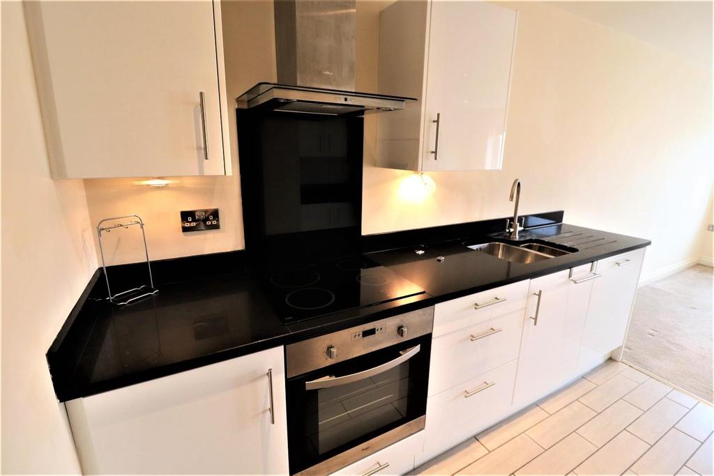 05 - Kitchen.JPG
