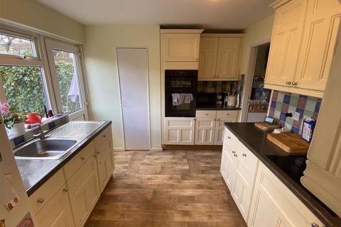 31 Bishops Rise, Hatfield, AL10 9HQ