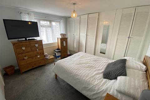 31 Bishops Rise, Hatfield, AL10 9HQ
