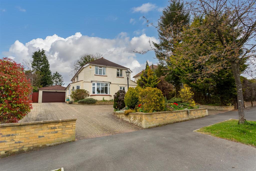 Warren Road, Banstead 3 bed detached house £795,000