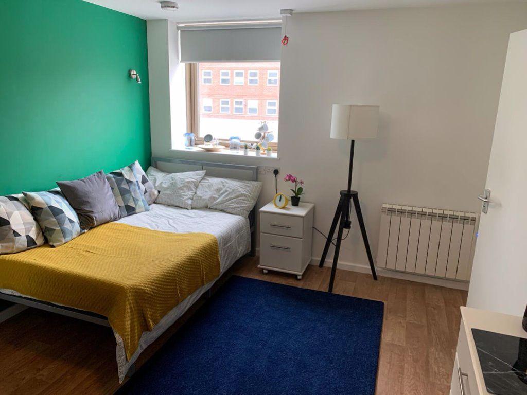 BOURNEMOUTH STUDIO BILLS INCLUDED Studio £563 pcm (£130 pw)