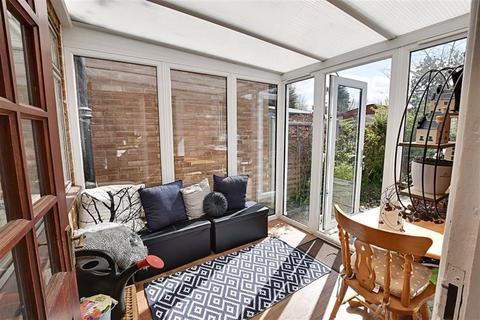15 Catherine Road, Worcester, WR2 4JL