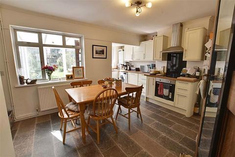 15 Catherine Road, Worcester, WR2 4JL