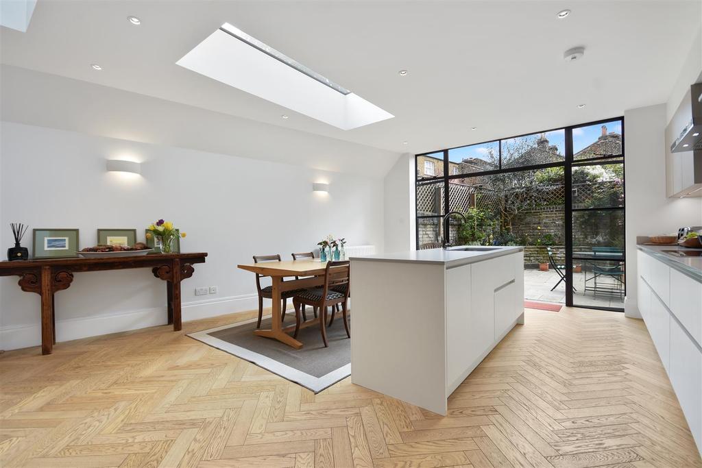 Wolverton Gardens, London, W6 4 bed house £2,150,000