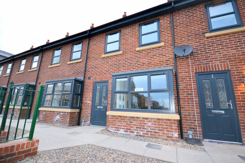 Haughton Road, Darlington 3 bed terraced house £750 pcm (£173 pw)