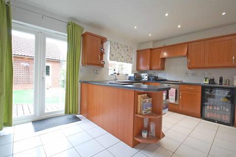 34 Chestnut Avenue, Great Notley, Braintree, CM77 7YJ