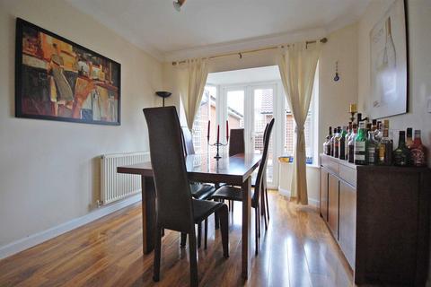 34 Chestnut Avenue, Great Notley, Braintree, CM77 7YJ