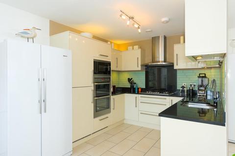 4 Barn Elms Close, Worcester Park, KT4 7AP