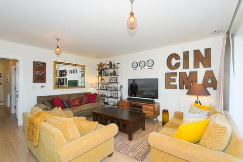 4 Barn Elms Close, Worcester Park, KT4 7AP
