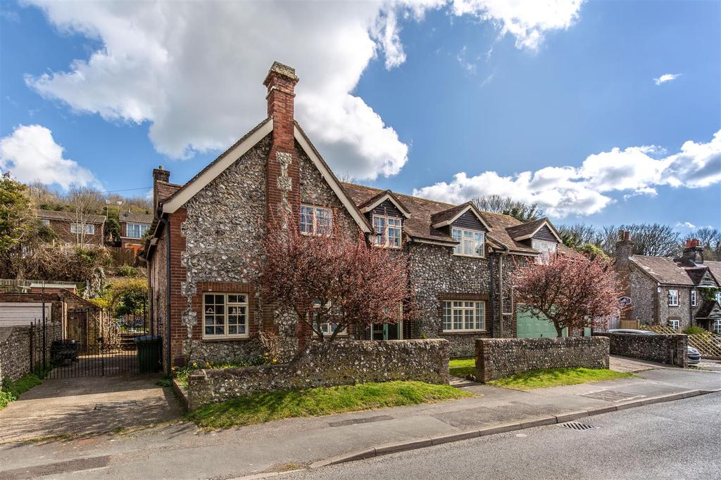 Denton Road, Newhaven 5 bed detached house £600,000
