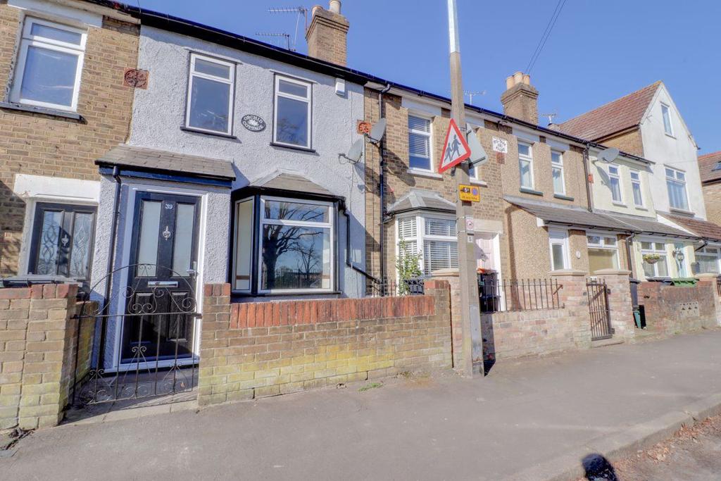 OLD HIGHWAY, HODDESDON 2 bed house £1,150 pcm (£265 pw)