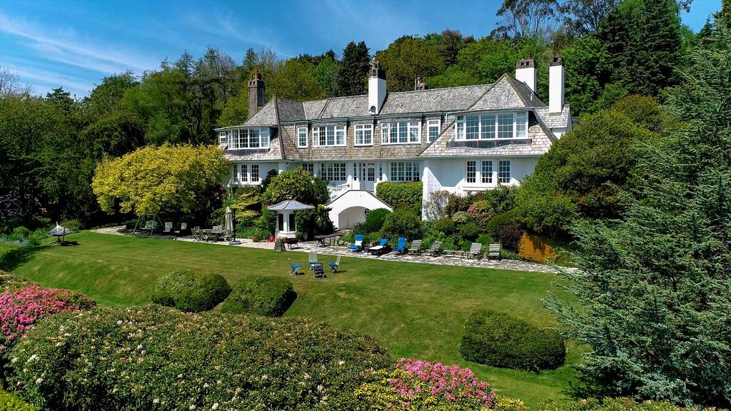 Haytor, Bovey Tracey, Newton Abbot, Devon, TQ13 8 bed detached house