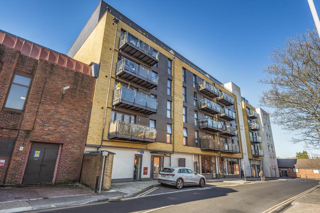 Royal Oak Road Bexleyheath DA6 2 bed flat - £279,500