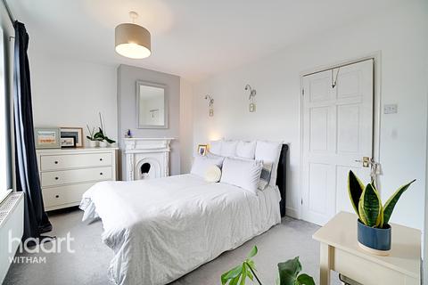 19 Albert Road, Witham, CM8 2BS