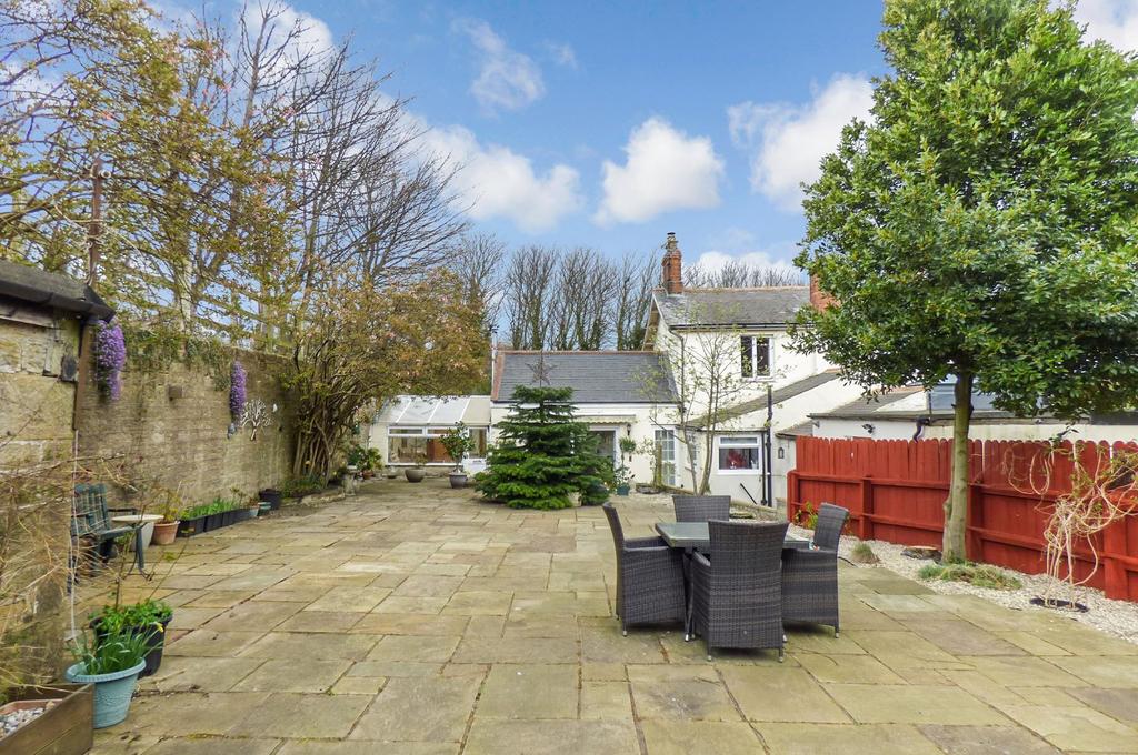 Station Road, Longhoughton, Alnwick, Northumberland, NE66 3AF 2 bed semidetached house £180,000
