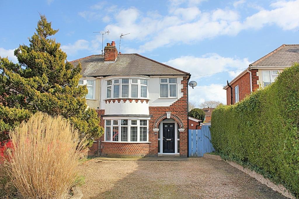 Oadby Road, Wigston 3 bed semidetached house £280,000