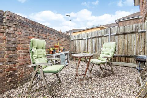 82 Heath Road, London, SW8 3AS