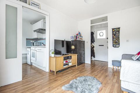 82 Heath Road, London, SW8 3AS