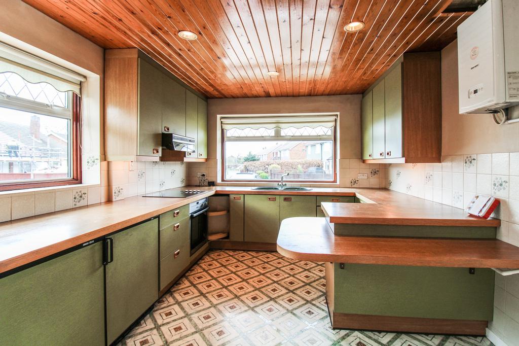 Hazel Road Mytchett GU16 6BA 3 bed bungalow £350,000