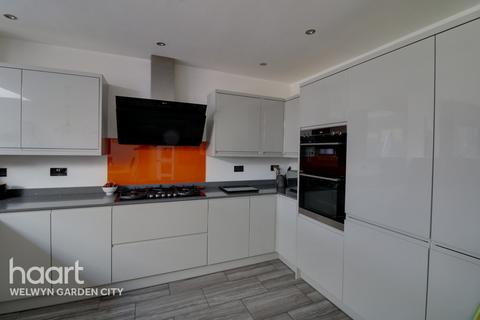 20 Bramble Road, Hatfield, AL10 9SA