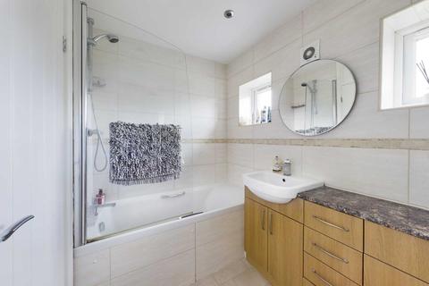 23 Peartree Road, Hemel Hempstead, HP1 3QW