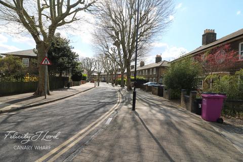 37 Thermopylae Gate, London, E14 3AX