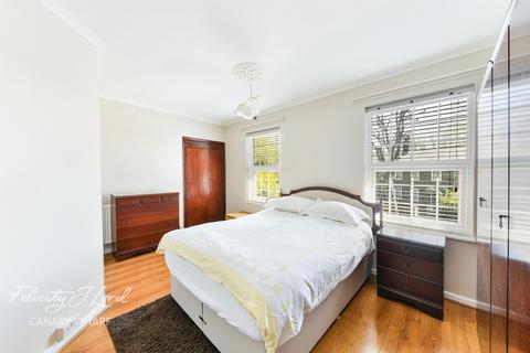 37 Thermopylae Gate, London, E14 3AX