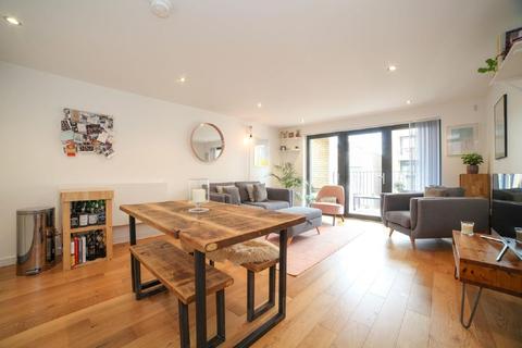 2 bedroom flat for sale - Eythorne Road, Oval