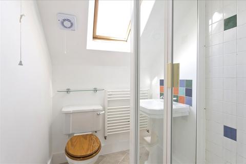 20 Larden Road, London, W3 7ST