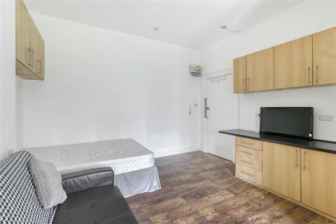Studio to rent, Quex Road, West Hampstead, London